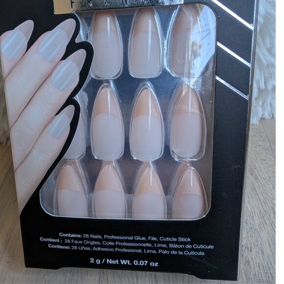 Ardell Nail Addict Modern French Press-On Nails – Almond Shape (28 Nails) - Picture 2 of 3